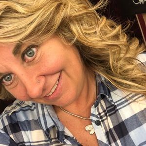 Meet your Posher, Stacy